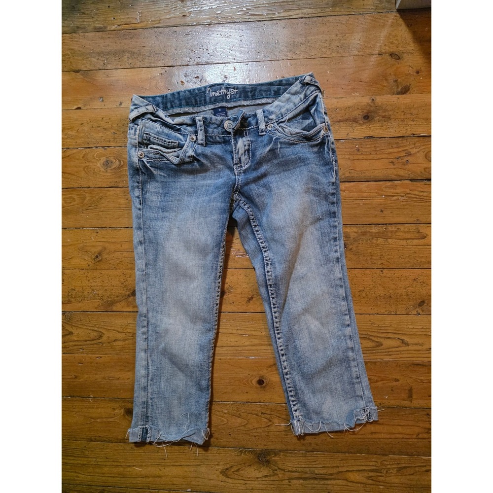 Amethyst Jeans‎ Womens Size 3 Blue Denim Capri Pants Y2K Embroidered Flap Pocket